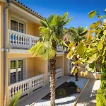 Premium Apartment Hari I